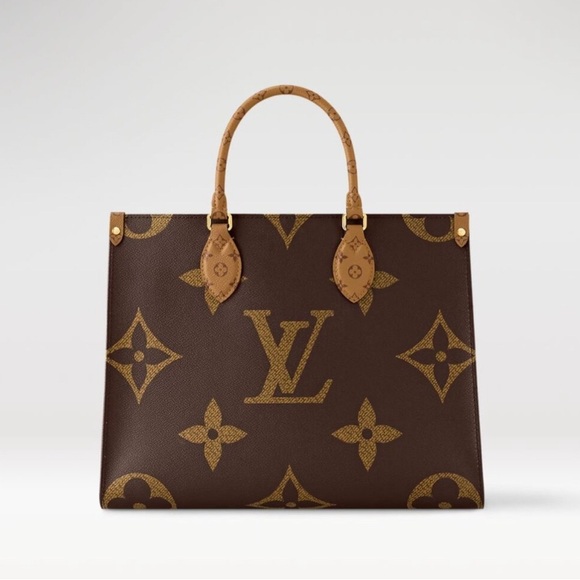 Louis Vuitton GIANT Onthego Tote COA included. - Picture 2 of 7